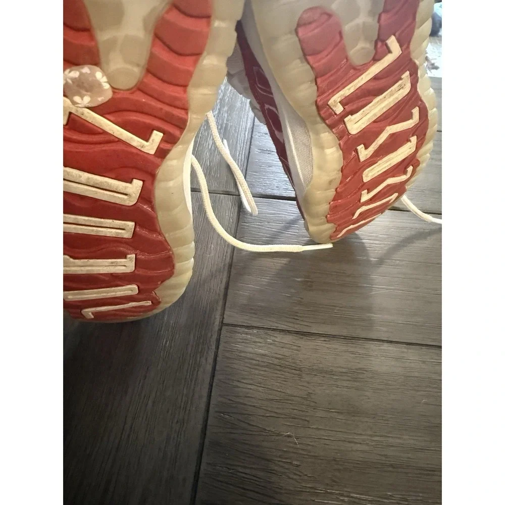 Nike Air Jordan 11 Retro Boys Size 1y Cherry Red White Basketball Shoes Sneakers